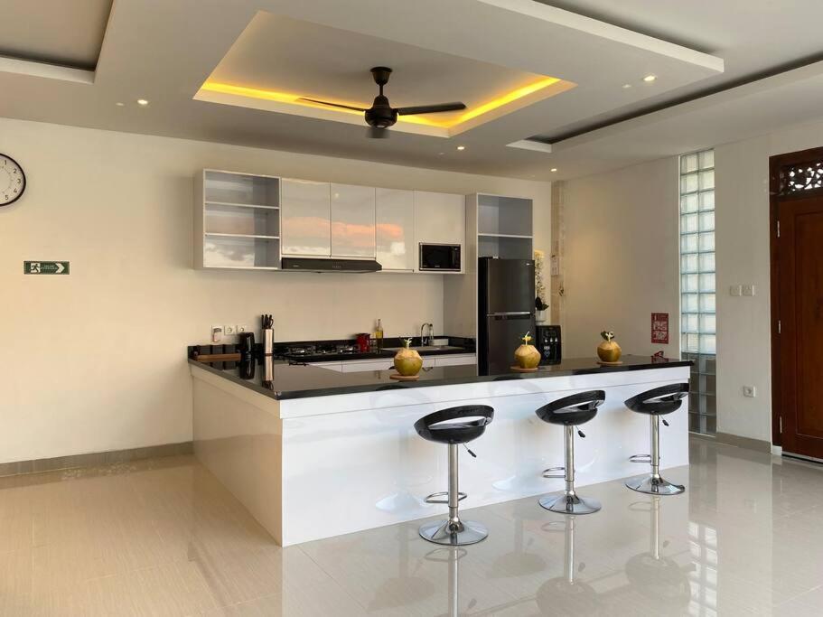 Villa Akmali Umalas 2Br With Private Pool & Jacuzzi Canggu  Exterior photo