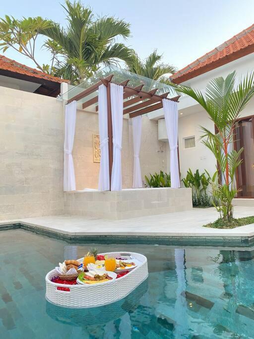 Villa Akmali Umalas 2Br With Private Pool & Jacuzzi Canggu  Exterior photo