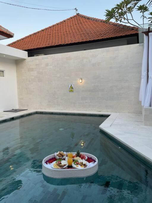 Villa Akmali Umalas 2Br With Private Pool & Jacuzzi Canggu  Exterior photo
