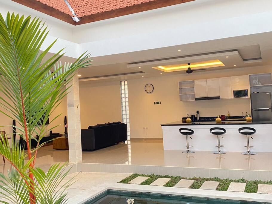 Villa Akmali Umalas 2Br With Private Pool & Jacuzzi Canggu  Exterior photo